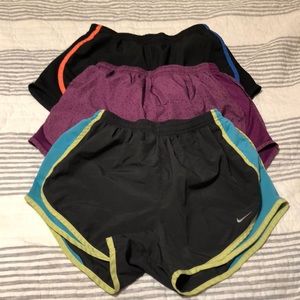 *COMMENT TO BUY* $20 Nike short bundle size Small